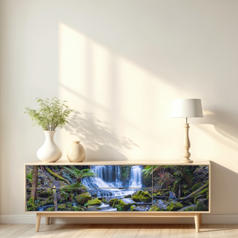 Repositionierbarer Aufkleber friedlicher waldwasserfall – Wallnifity® Repositionierbarer Aufkleber friedlicher waldwasserfall – Wallnifity®
