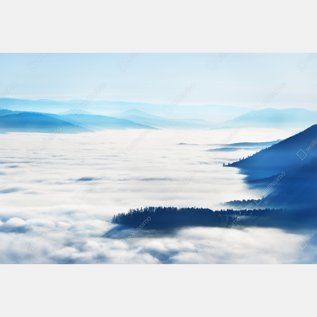 Repositionierbarer Aufkleber neblige bergpanorama über dem tal – Wallnifity® Repositionierbarer Aufkleber neblige bergpanorama über dem tal – Wallnifity®