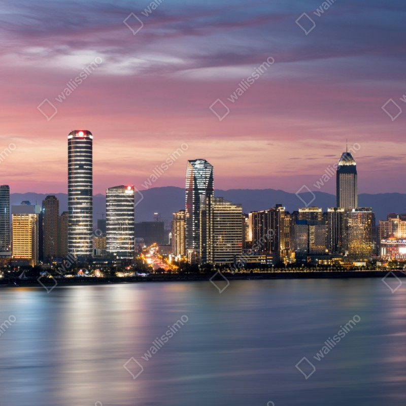 Repositionierbarer Aufkleber ruhige stadtskyline bei dämmerung – Wallnifity® Repositionierbarer Aufkleber ruhige stadtskyline bei dämmerung – Wallnifity®
