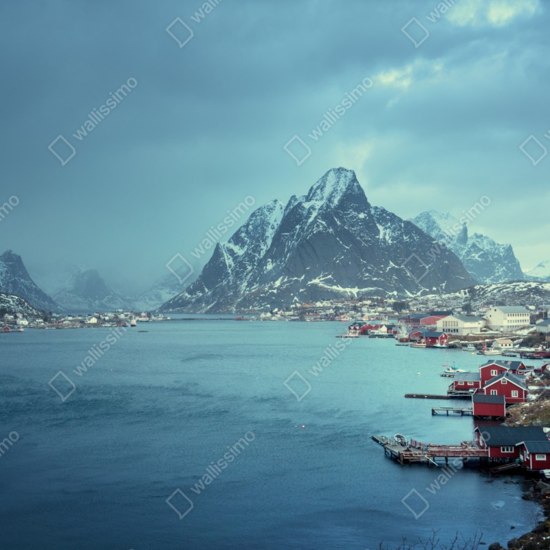 Repositionierbarer Aufkleber Reine winterlicher fjord in den Lofoten – Wallnifity® Repositionierbarer Aufkleber Reine winterlicher fjord in den Lofoten – Wallnifity®