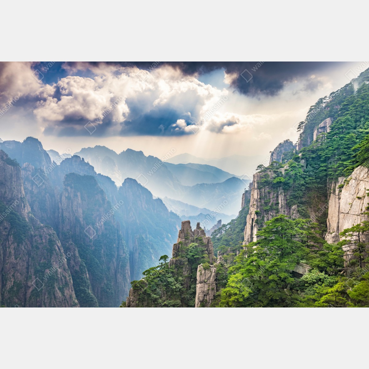 Repositionierbarer Aufkleber neblige bergklippen mit sonnenstrahlen – Wallnifity® Repositionierbarer Aufkleber neblige bergklippen mit sonnenstrahlen – Wallnifity®