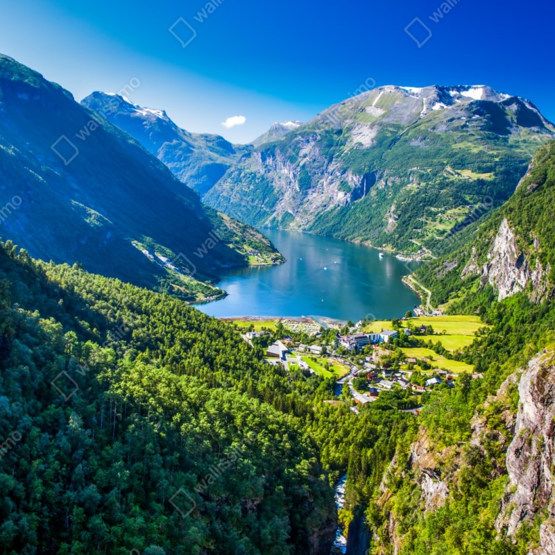 Repositionierbarer Aufkleber Geirangerfjord bergpanorama – Wallnifity® Repositionierbarer Aufkleber Geirangerfjord bergpanorama – Wallnifity®