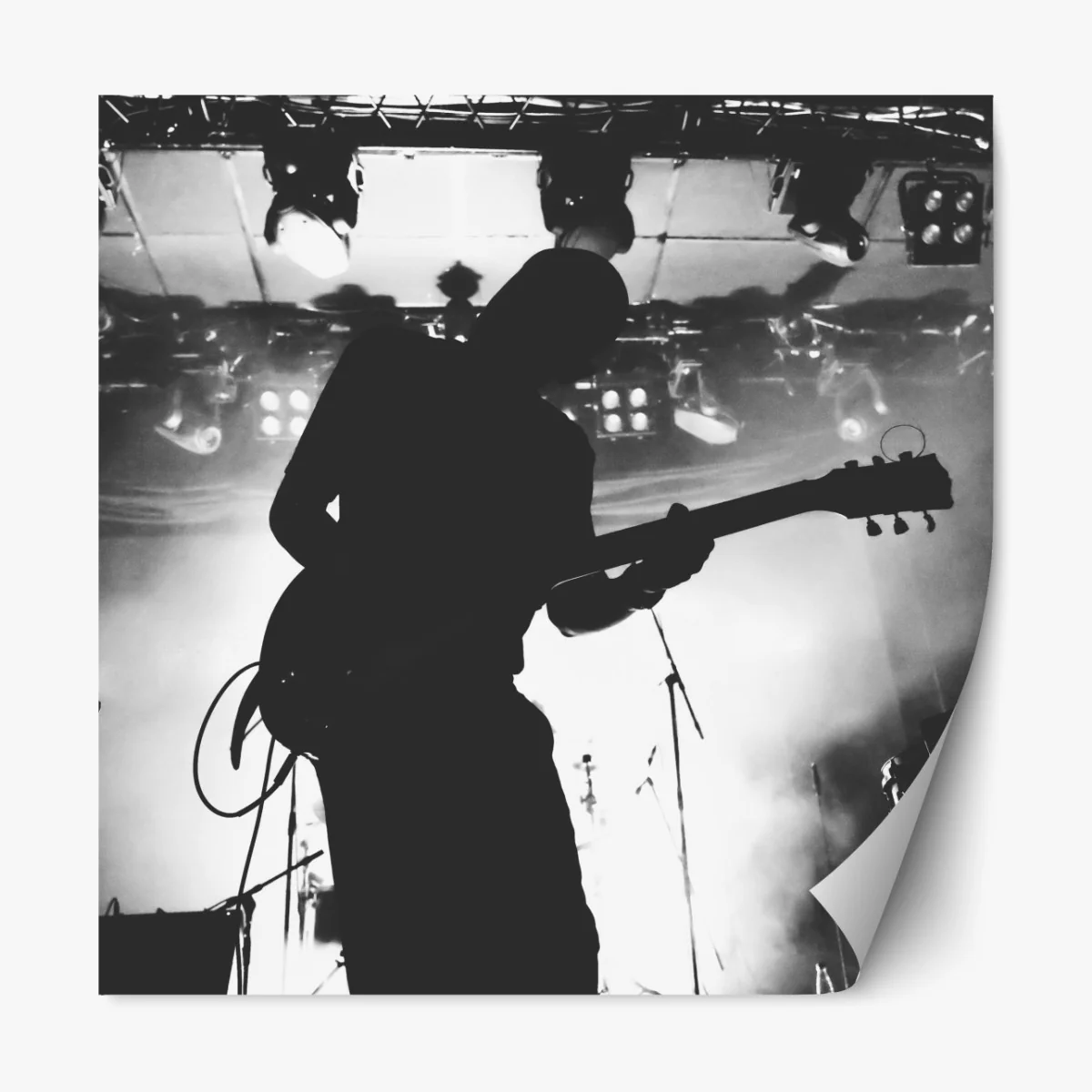Repositionierbarer Aufkleber gitaristensilhouette bei einem live-konzert – Wallnifity® Repositionierbarer Aufkleber gitaristensilhouette bei einem live-konzert – Wallnifity®
