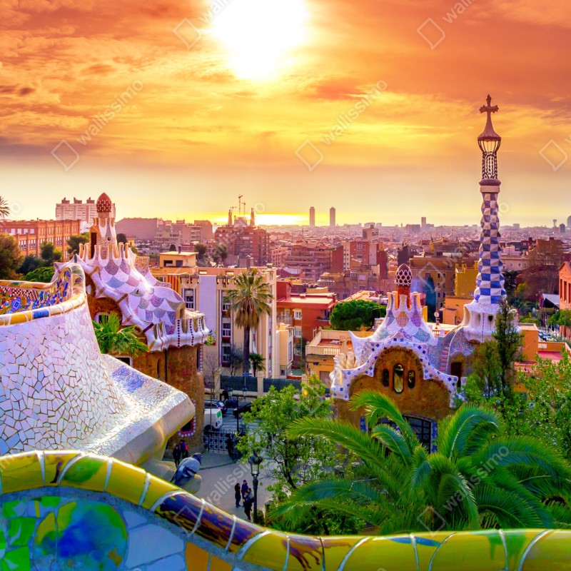 Repositionierbarer Aufkleber sonnenuntergang über Park Güell in Barcelona – Wallnifity® Repositionierbarer Aufkleber sonnenuntergang über Park Güell in Barcelona – Wallnifity®