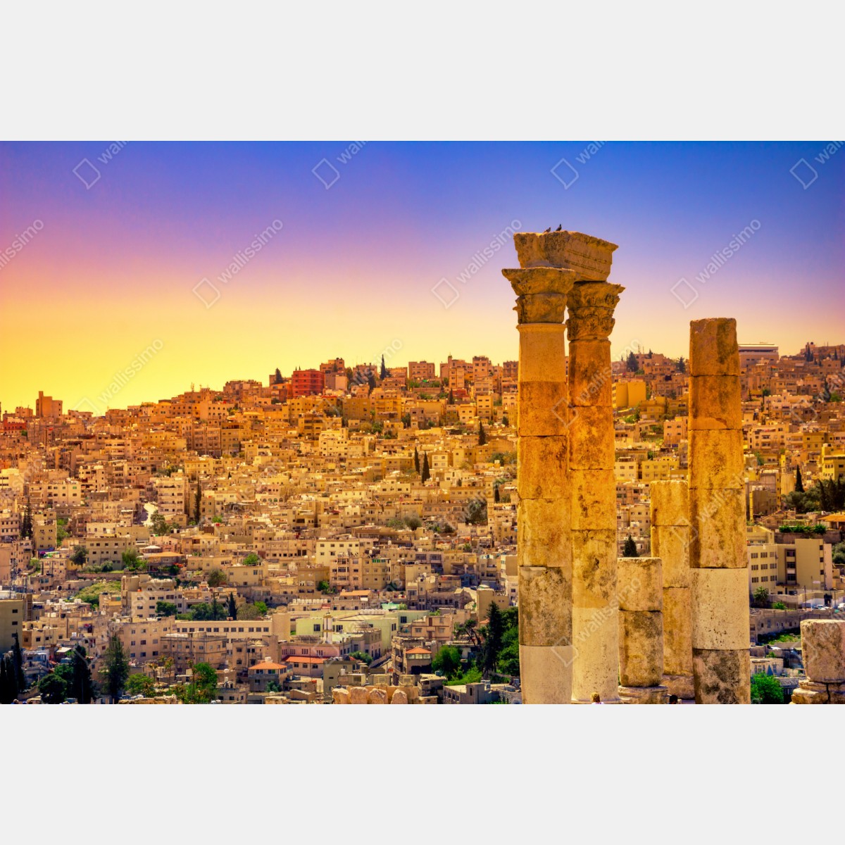 Repositionierbarer Aufkleber goldene Amman skyline mit antiken säulen – Wallnifity® Repositionierbarer Aufkleber goldene Amman skyline mit antiken säulen – Wallnifity®