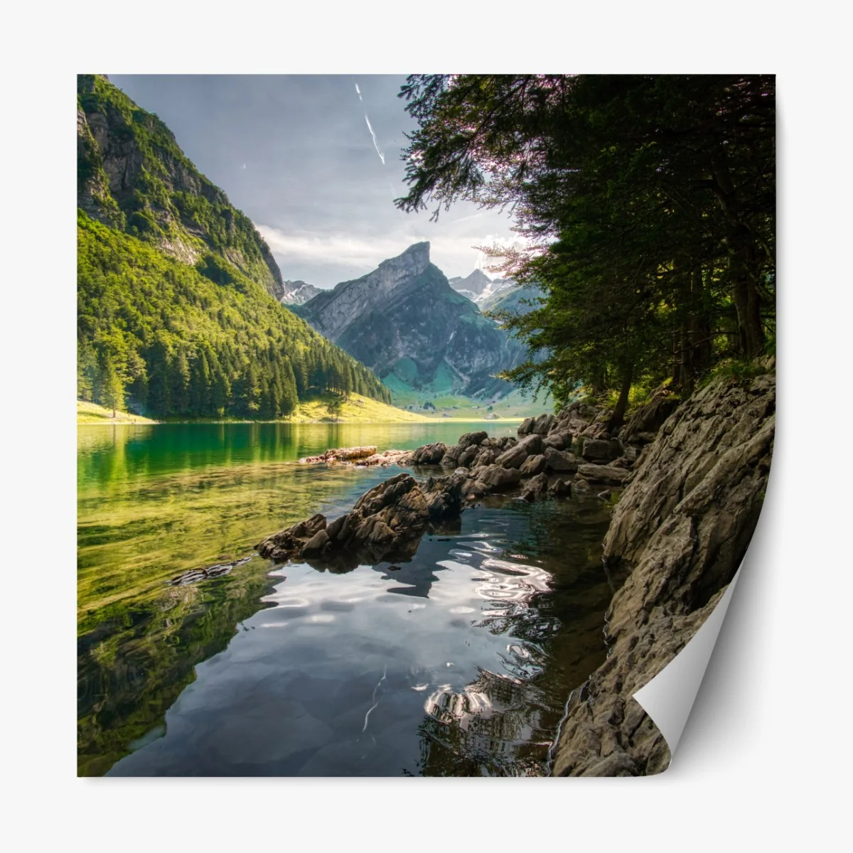 Repositionierbarer Aufkleber ruhiger bergsee mit spiegelungen im wald – Wallnifity® Repositionierbarer Aufkleber ruhiger bergsee mit spiegelungen im wald – Wallnifity®