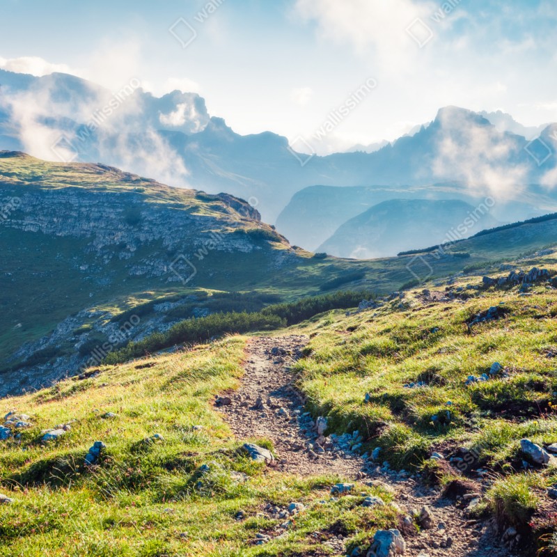 Repositionierbarer Aufkleber nebliger morgen auf Monte Piana, Dolomiten – Wallnifity® Repositionierbarer Aufkleber nebliger morgen auf Monte Piana, Dolomiten – Wallnifity®