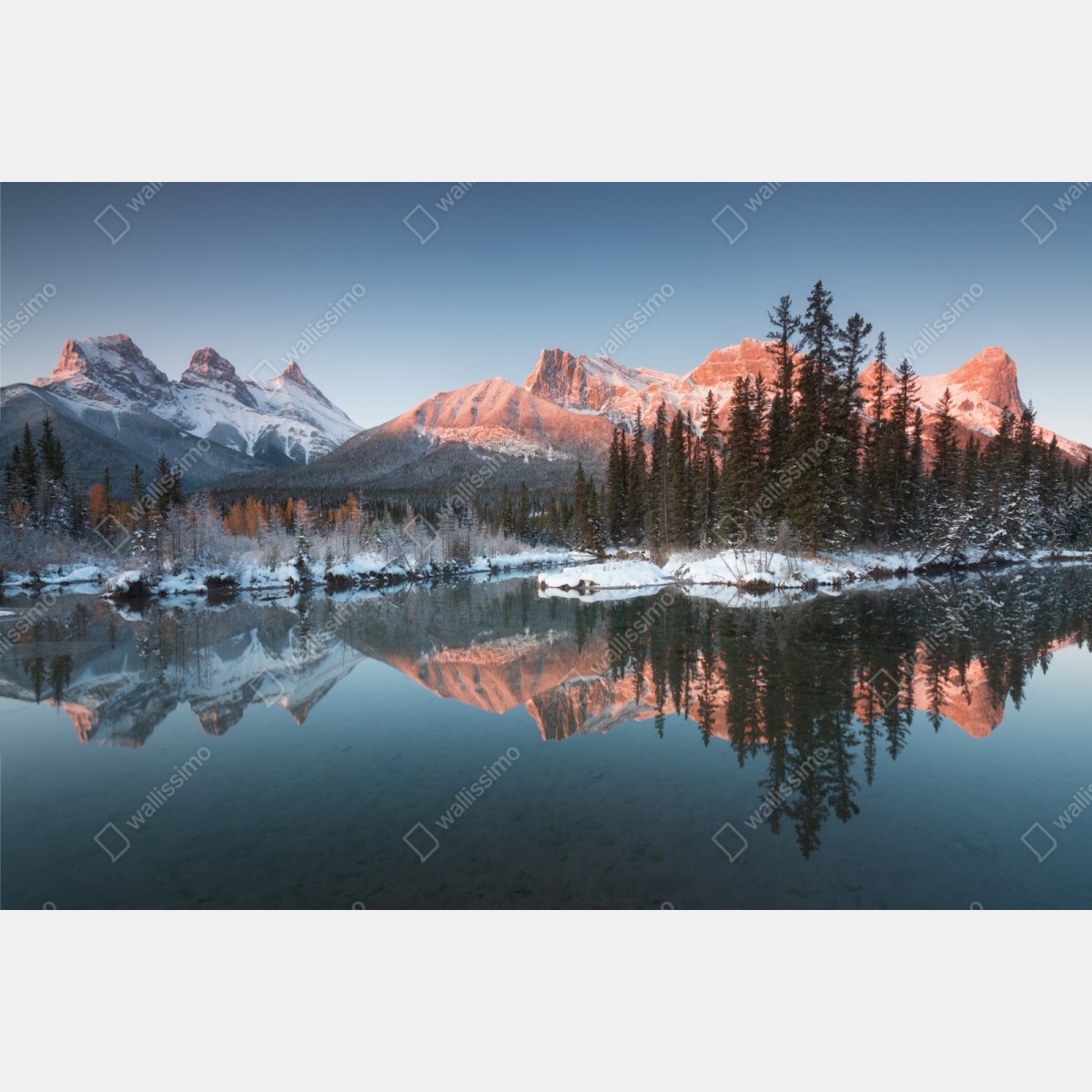 Repositionierbarer Aufkleber bergspiegelung im morgendlichen glühen – Wallnifity® Repositionierbarer Aufkleber bergspiegelung im morgendlichen glühen – Wallnifity®