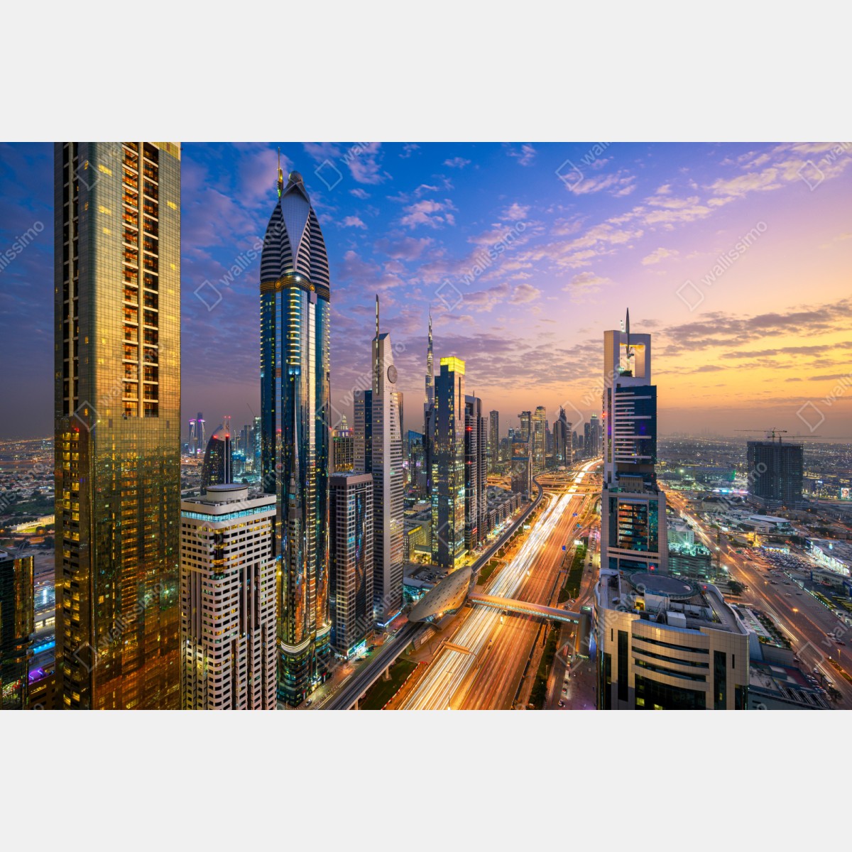 Repositionierbarer Aufkleber stadtszene Dubais bei dämmerung – Wallnifity® Repositionierbarer Aufkleber stadtszene Dubais bei dämmerung – Wallnifity®