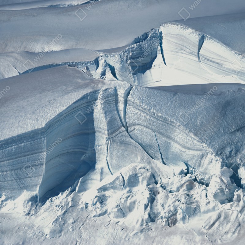 Repositionierbarer Aufkleber gletscherlandschaft mit tiefen spalten – Wallnifity® Repositionierbarer Aufkleber gletscherlandschaft mit tiefen spalten – Wallnifity®