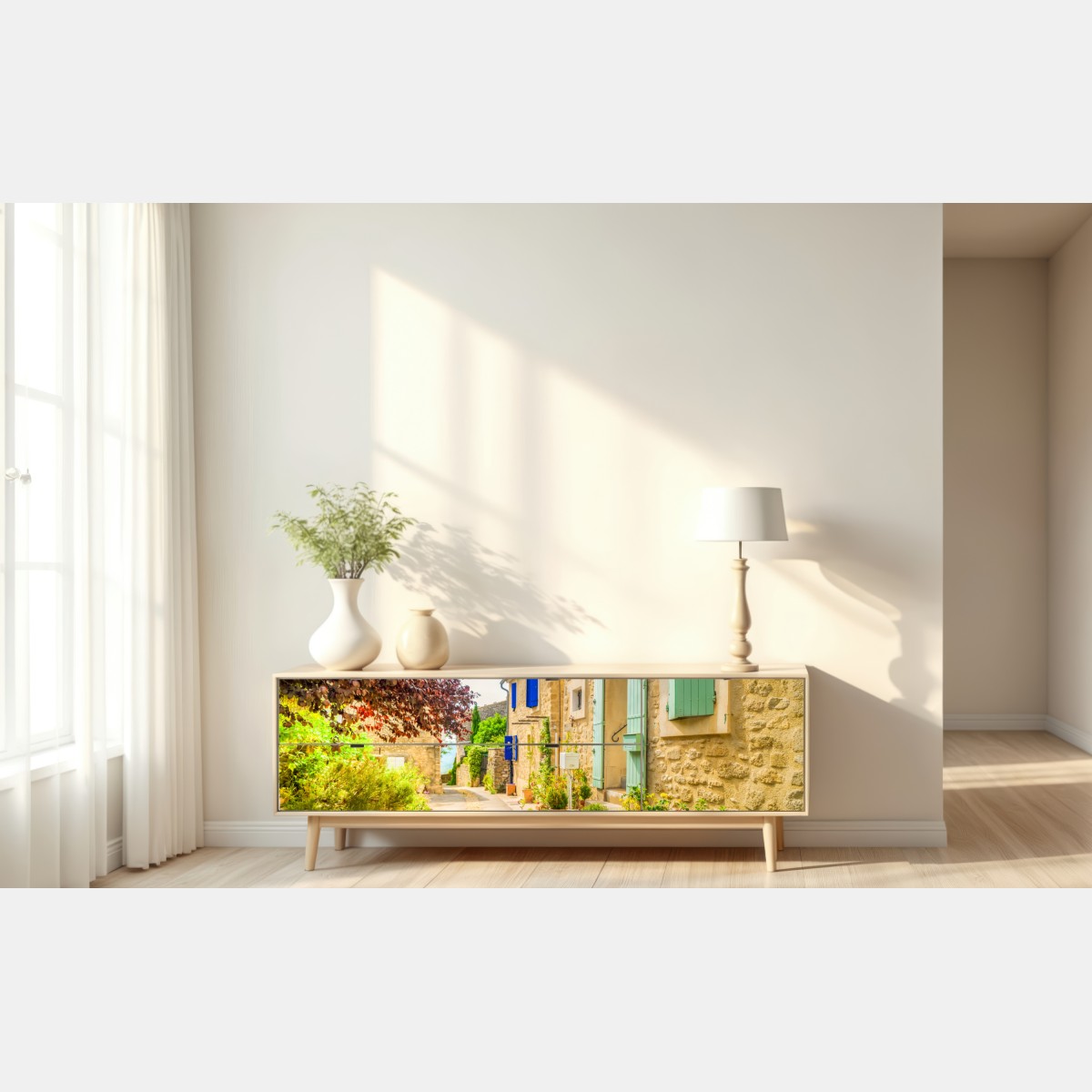 Repositionierbarer Aufkleber sonnenbeschienene dorfstraße mit steinhäusern und bunten fensterläden – Wallnifity® Repositionierbarer Aufkleber sonnenbeschienene dorfstraße mit steinhäusern und bunten fensterläden – Wallnifity®