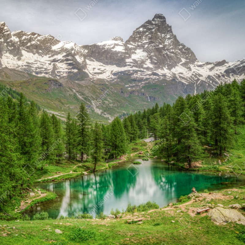 Repositionierbarer Aufkleber blauer see bei Cervinia – Wallnifity® Repositionierbarer Aufkleber blauer see bei Cervinia – Wallnifity®