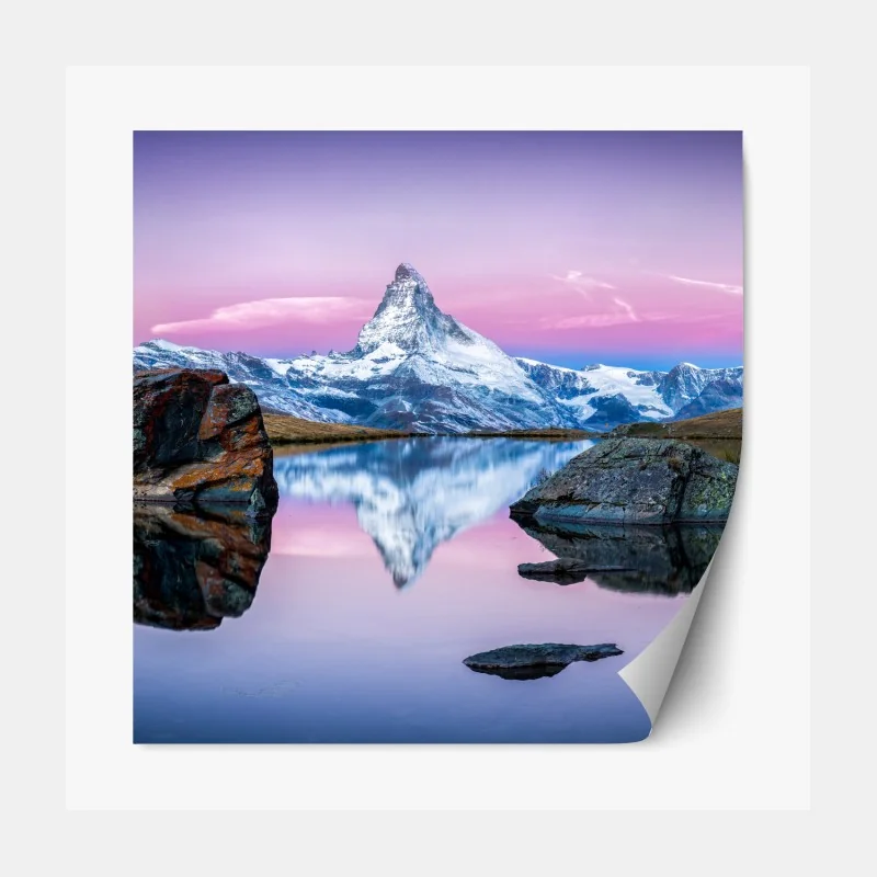 Repositionierbarer Aufkleber sanfte alpine spiegelung bei dämmerung