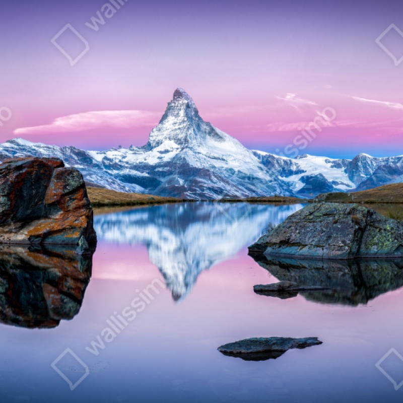 Repositionierbarer Aufkleber sanfte alpine spiegelung bei dämmerung – Wallnifity® Repositionierbarer Aufkleber sanfte alpine spiegelung bei dämmerung – Wallnifity®