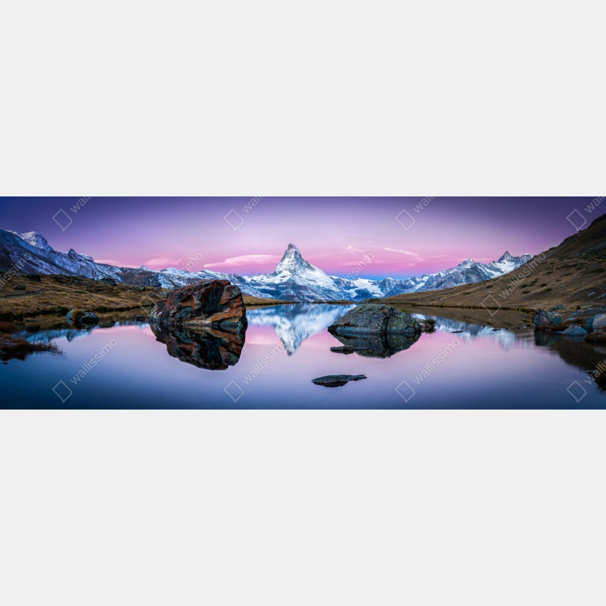 Repositionierbarer Aufkleber sanfte alpine spiegelung bei dämmerung – Wallnifity® Repositionierbarer Aufkleber sanfte alpine spiegelung bei dämmerung – Wallnifity®