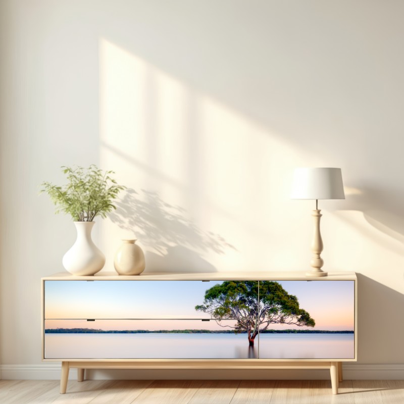Repositionierbarer Aufkleber einsamer baum am stillen see – Wallnifity® Repositionierbarer Aufkleber einsamer baum am stillen see – Wallnifity®