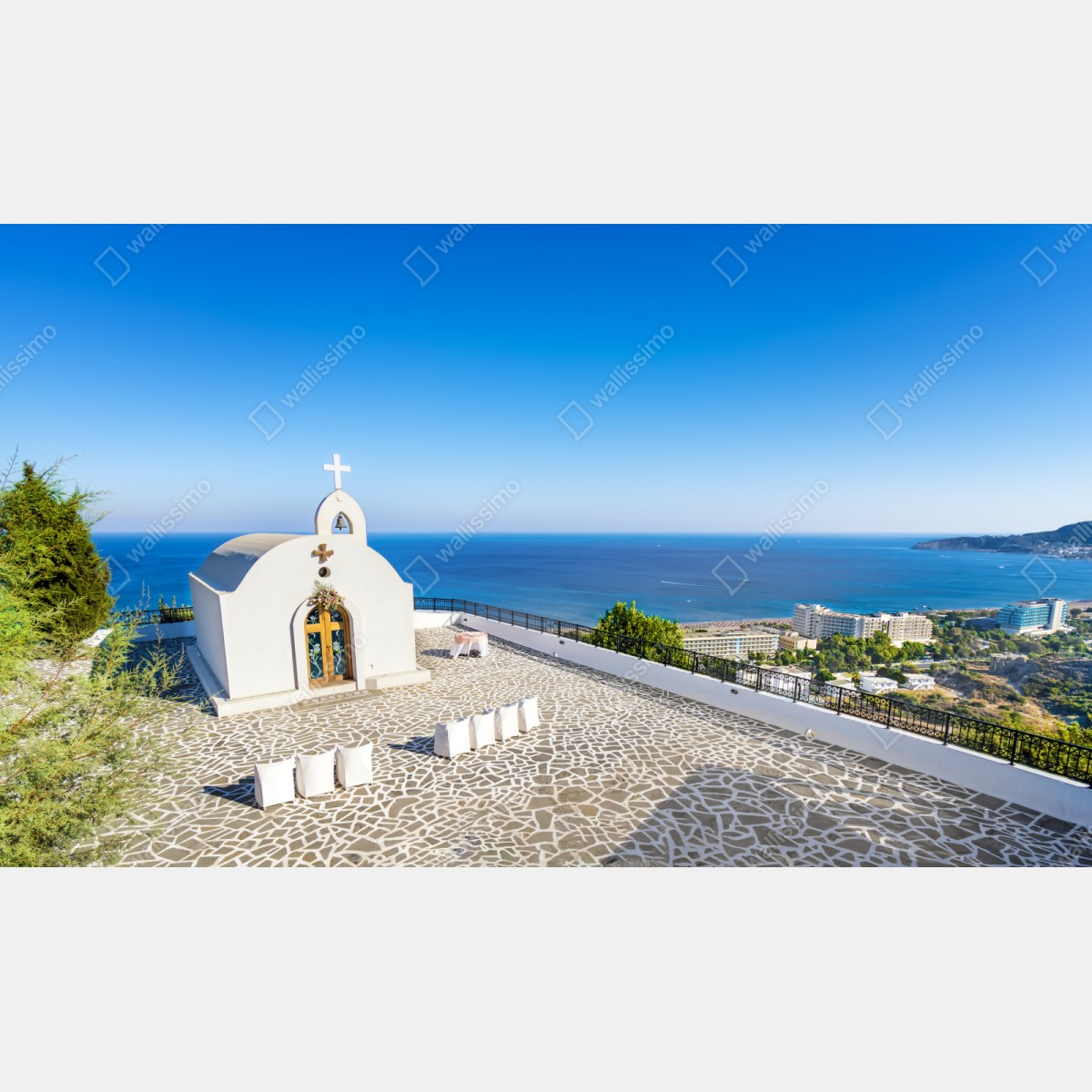 Repositionierbarer Aufkleber weiße kapelle mit meerblick in Faliraki – Wallnifity® Repositionierbarer Aufkleber weiße kapelle mit meerblick in Faliraki – Wallnifity®