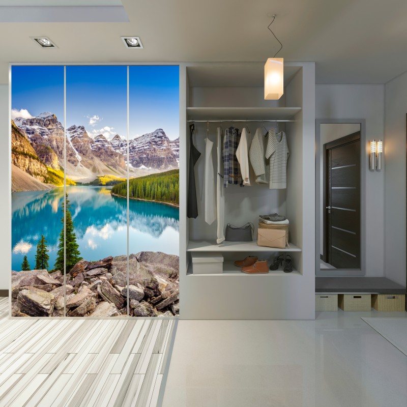 Schrankaufkleber sonnenbeschienenes Moraine Lake bergpanorama – Wallnifity® Schrankaufkleber sonnenbeschienenes Moraine Lake bergpanorama – Wallnifity®