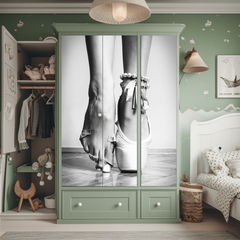 Schrankaufkleber ruhiger monochromer see mit reflexionen – Wallnifity®