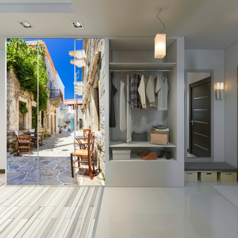 Schrankaufkleber sonnenbeschienene mediterrane gasse mit caféstühlen – Wallnifity® Schrankaufkleber sonnenbeschienene mediterrane gasse mit caféstühlen – Wallnifity®