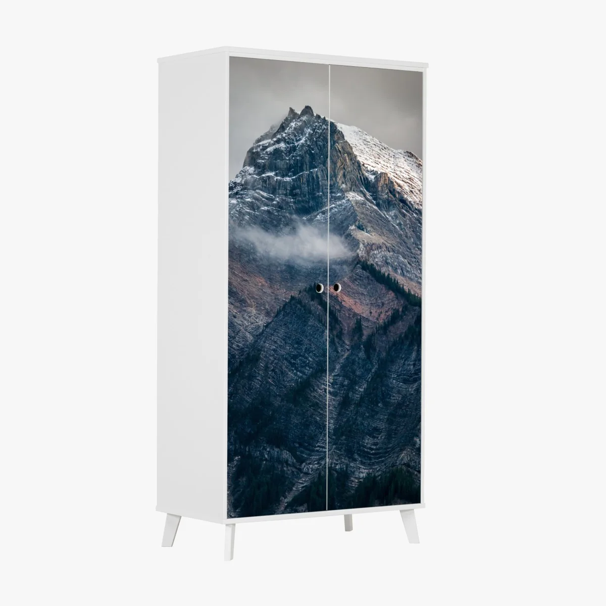 Schrankaufkleber dramatischer alpiner gipfel im nebel – Wallnifity® Schrankaufkleber dramatischer alpiner gipfel im nebel – Wallnifity®