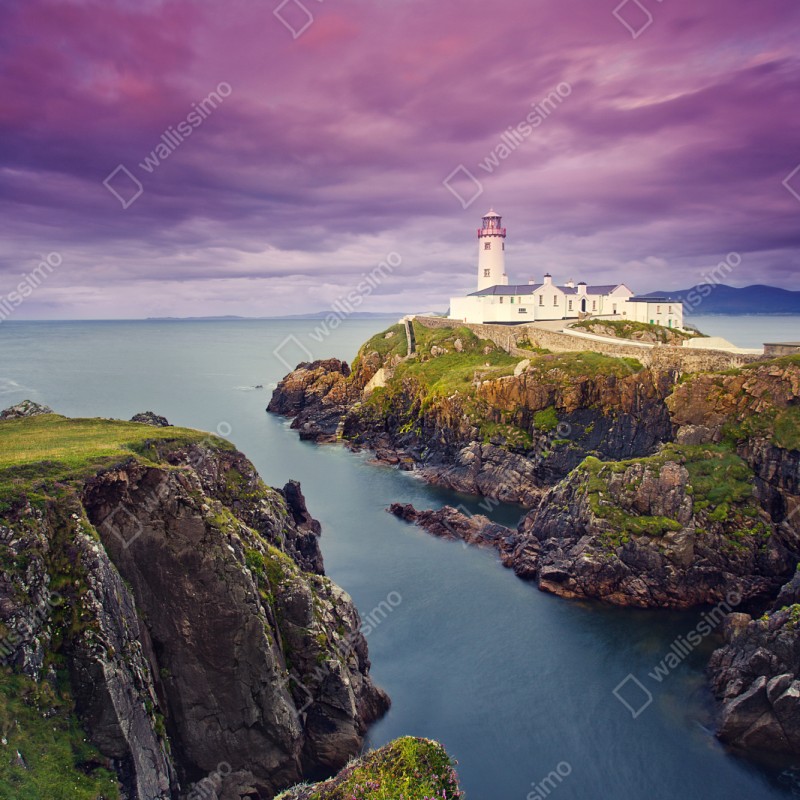 Schrankaufkleber lila leuchtturm an steiler küste – Wallnifity® Schrankaufkleber lila leuchtturm an steiler küste – Wallnifity®