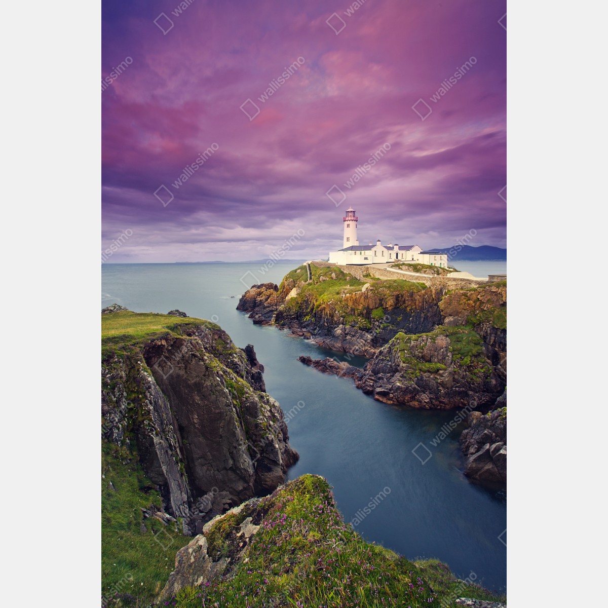 Schrankaufkleber lila leuchtturm an steiler küste – Wallnifity® Schrankaufkleber lila leuchtturm an steiler küste – Wallnifity®