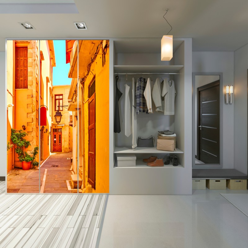 Schrankaufkleber sonnige gelbe gasse in Rethymno, Kreta – Wallnifity® Schrankaufkleber sonnige gelbe gasse in Rethymno, Kreta – Wallnifity®