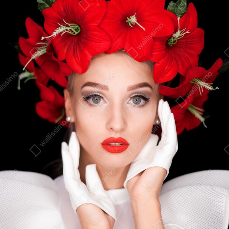 Schrankaufkleber elegantes porträt mit rotem blumenkranz – Wallnifity® Schrankaufkleber elegantes porträt mit rotem blumenkranz – Wallnifity®