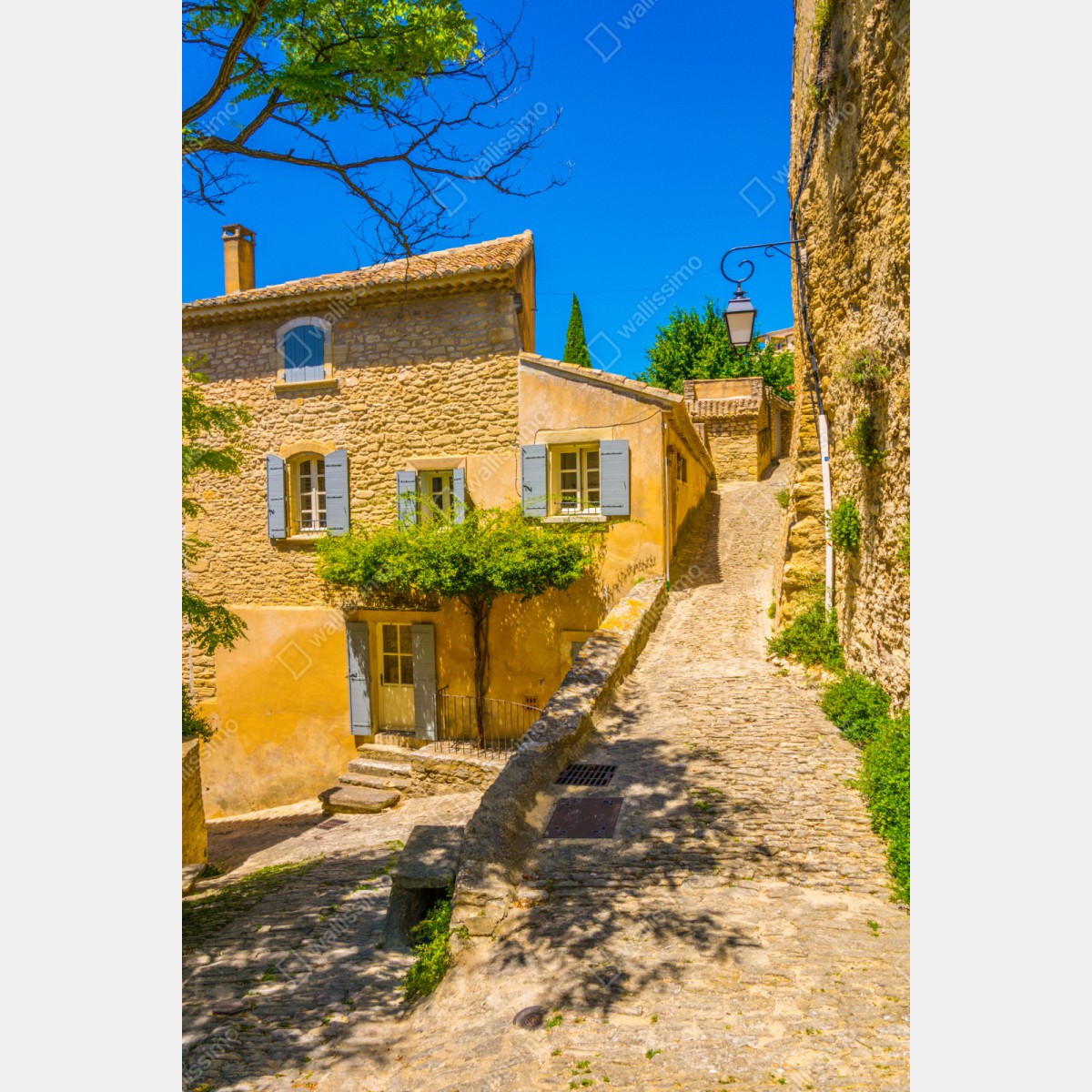 Schrankaufkleber sonnige kopfsteinpflastergasse – Wallnifity® Schrankaufkleber sonnige kopfsteinpflastergasse – Wallnifity®