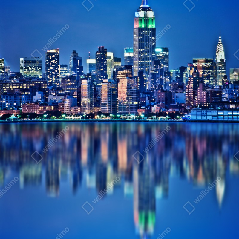 Schrankaufkleber New York skyline bei nacht mit spiegelung – Wallnifity® Schrankaufkleber New York skyline bei nacht mit spiegelung – Wallnifity®