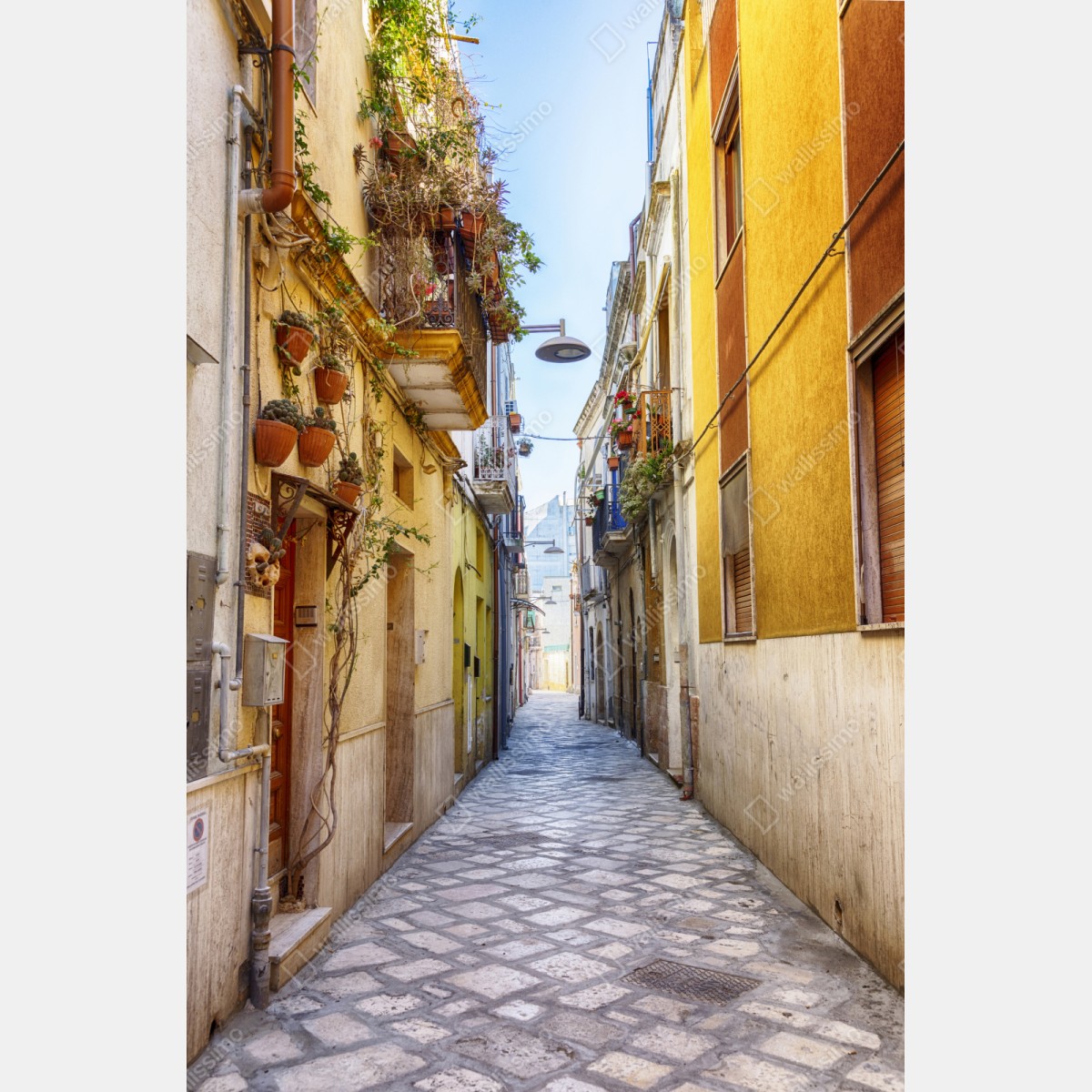 Schrankaufkleber sonnige gasse in Brindisi – Wallnifity® Schrankaufkleber sonnige gasse in Brindisi – Wallnifity®