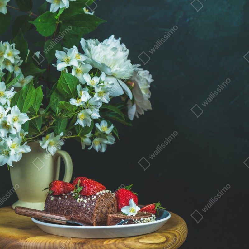 Schrankaufkleber schokoladenrolle mit erdbeeren und weißen blüten – Wallnifity® Schrankaufkleber schokoladenrolle mit erdbeeren und weißen blüten – Wallnifity®