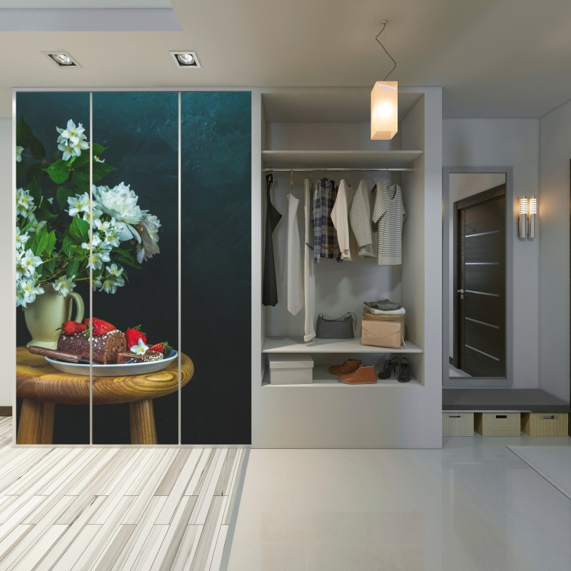 Schrankaufkleber schokoladenrolle mit erdbeeren und weißen blüten – Wallnifity® Schrankaufkleber schokoladenrolle mit erdbeeren und weißen blüten – Wallnifity®