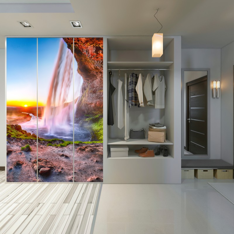 Schrankaufkleber Seljalandsfoss wasserfall bei sonnenuntergang – Wallnifity® Schrankaufkleber Seljalandsfoss wasserfall bei sonnenuntergang – Wallnifity®