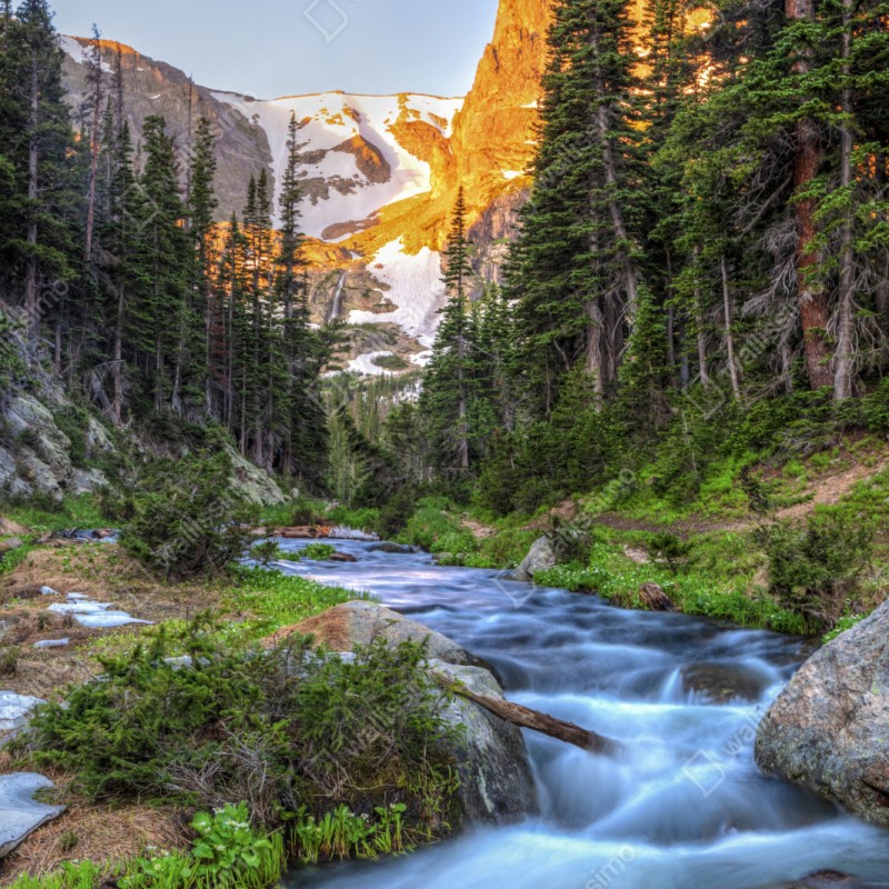 Schrankaufkleber goldener gipfel über alpenbach – Wallnifity® Schrankaufkleber goldener gipfel über alpenbach – Wallnifity®