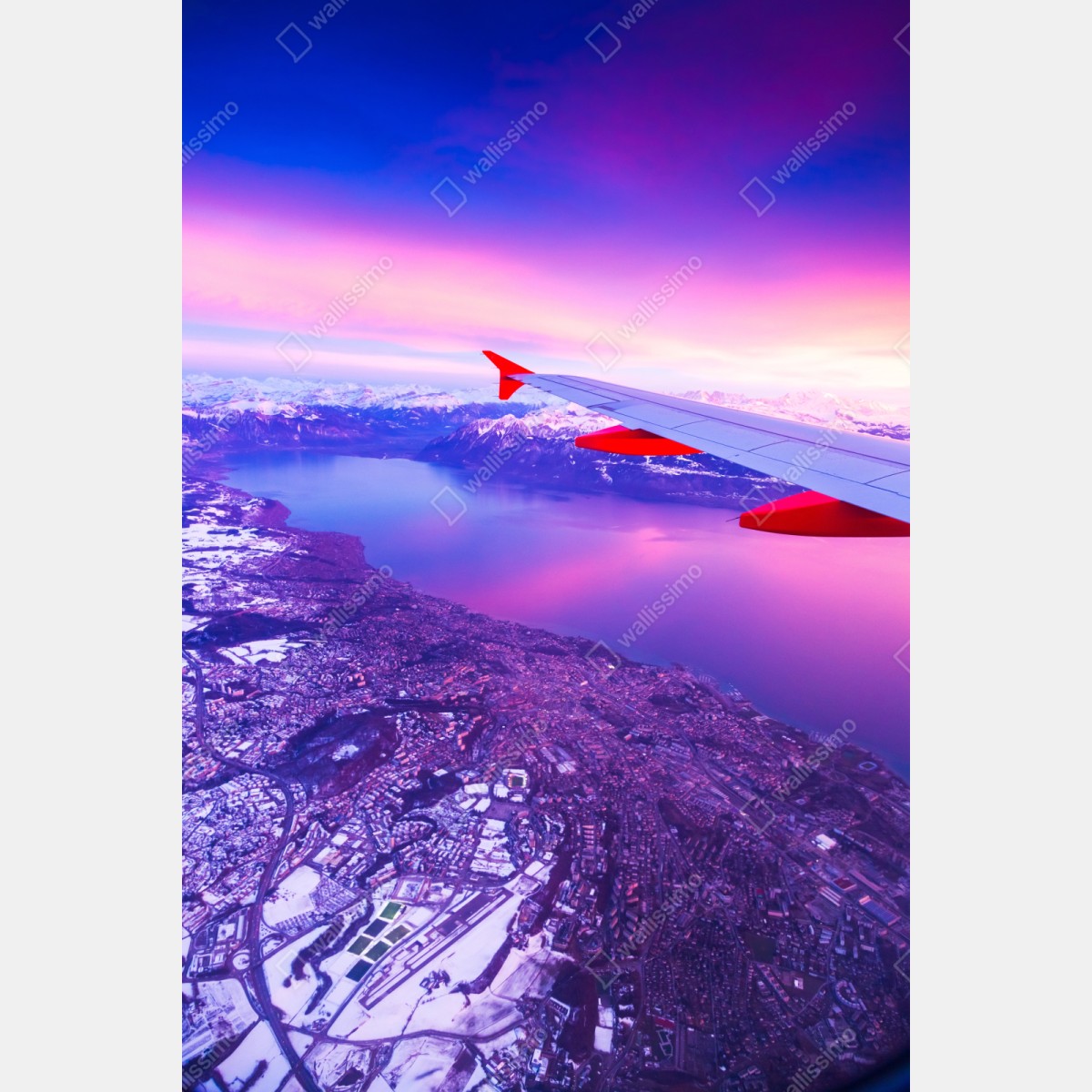 Schrankaufkleber luftaufnahme einer stadt am see bei sonnenuntergang – Wallnifity® Schrankaufkleber luftaufnahme einer stadt am see bei sonnenuntergang – Wallnifity®