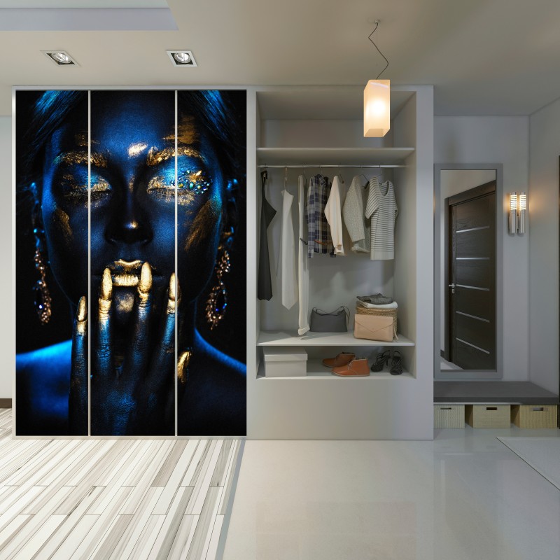 Schrankaufkleber mystisches porträt in blau und gold – Wallnifity® Schrankaufkleber mystisches porträt in blau und gold – Wallnifity®