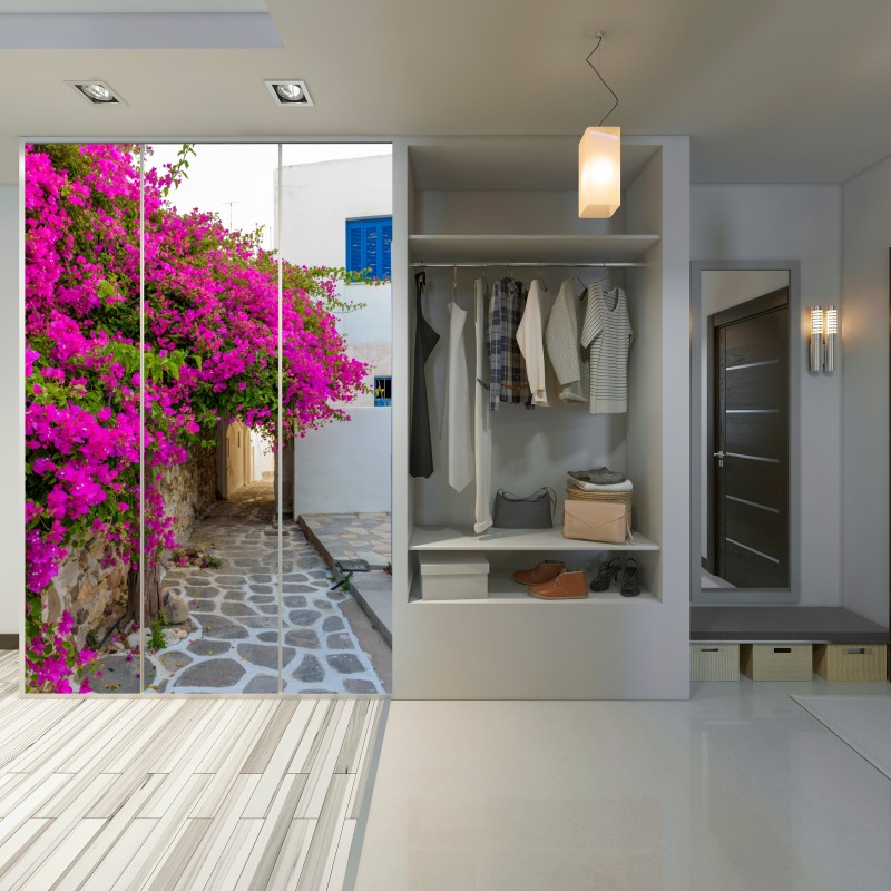 Schrankaufkleber blühende bougainvillea in Naousa gasse – Wallnifity® Schrankaufkleber blühende bougainvillea in Naousa gasse – Wallnifity®