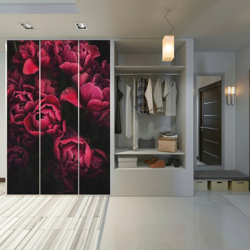 Schrankaufkleber tiefrote blüten mit wassertropfen – Wallnifity® Schrankaufkleber tiefrote blüten mit wassertropfen – Wallnifity®