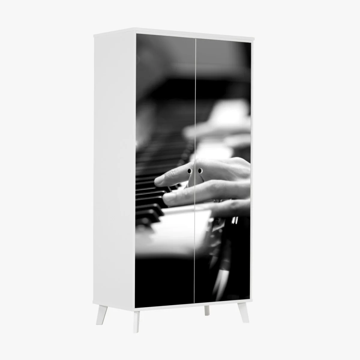 Schrankaufkleber intime hände auf klaviertasten in monochrom – Wallnifity® Schrankaufkleber intime hände auf klaviertasten in monochrom – Wallnifity®