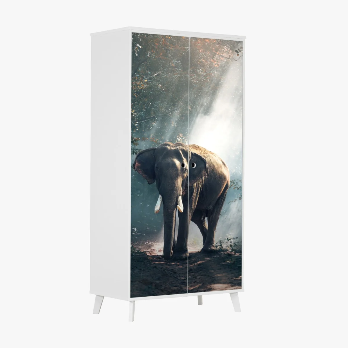 Schrankaufkleber majestätischer elefant im sonnenlichtdurchfluteten wald – Wallnifity®