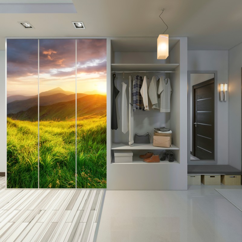Schrankaufkleber sonnige bergwiese bei sonnenaufgang – Wallnifity® Schrankaufkleber sonnige bergwiese bei sonnenaufgang – Wallnifity®