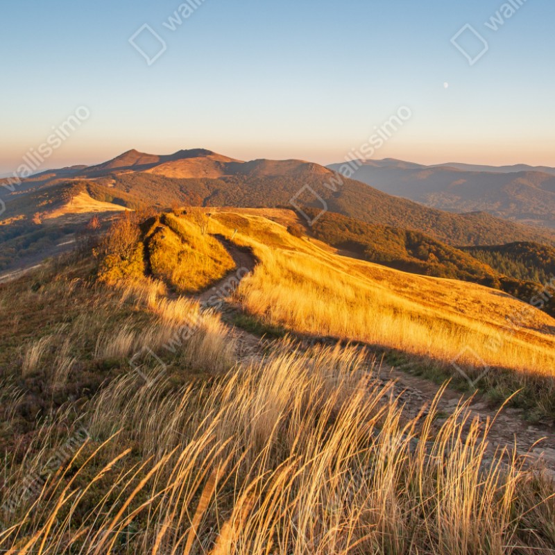 Schrankaufkleber goldener bergkamm im sonnenuntergang – Wallnifity®