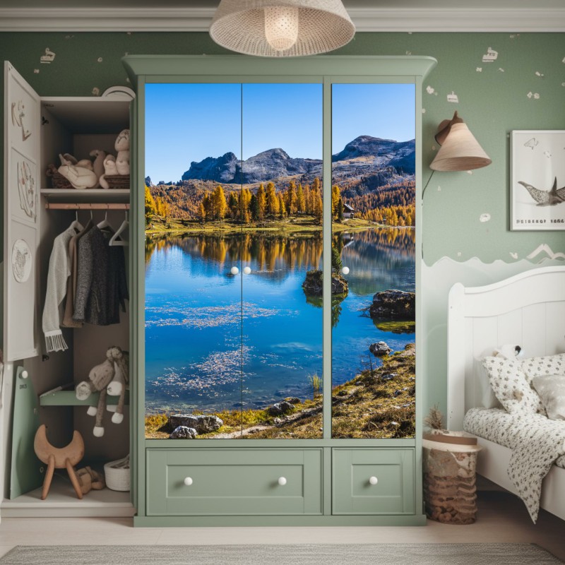 Schrankaufkleber sonnendurchfluteter waldbach mit moosbedeckten steinen – Wallnifity®