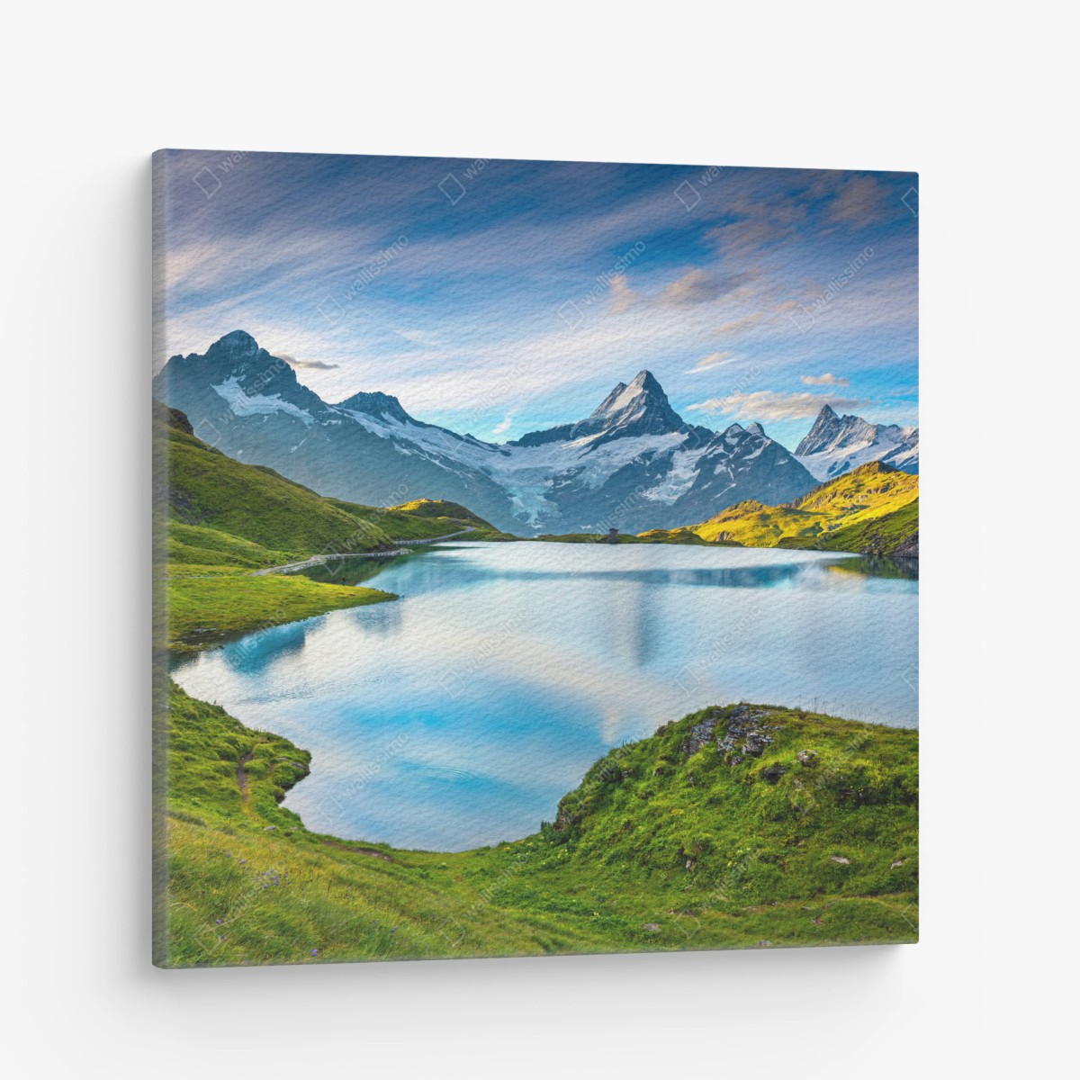 Leinwandbild ruhiger alpensee vor dem Wetterhorn, Schweiz – Wallnifity® Leinwandbild ruhiger alpensee vor dem Wetterhorn, Schweiz – Wallnifity®