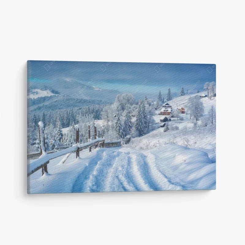 Leinwandbild nebliger bergsee mit spiegelnder oberfläche – Wallnifity®