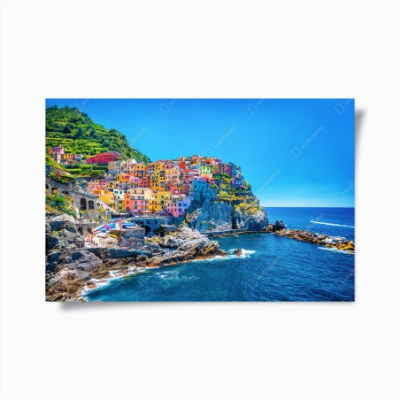 Poster farbenfrohes dorf am klippenmeer – Wallnifity®