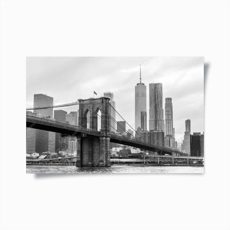 Poster Brooklyn Bridge und New York skyline in graustufen