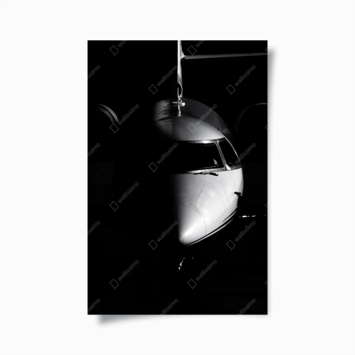 Poster monochromes porträt der flugzeugnase – Wallnifity® Poster monochromes porträt der flugzeugnase – Wallnifity®
